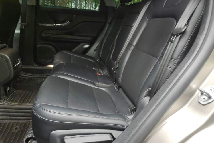 Used Lincoln Corsair 2021 2.0T Two-Wheel Drive Deluxe Edition Left Rear Seat