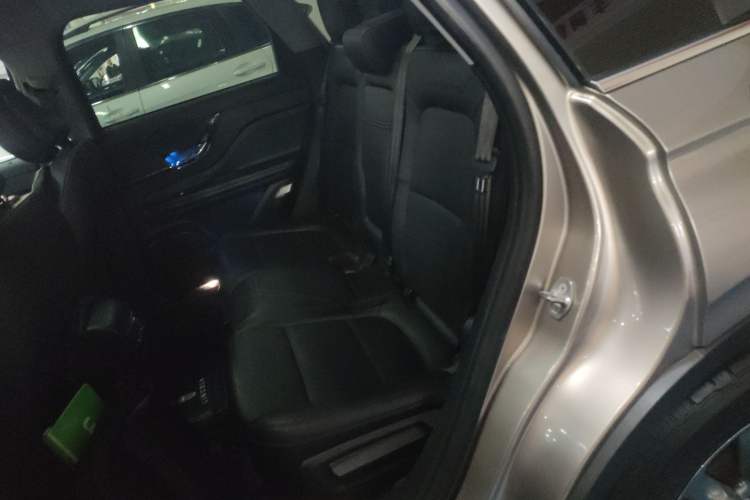 Used Lincoln Corsair 2021 2.0T Two-Wheel Drive Deluxe Edition Left Rear Seat