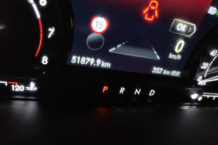Used Lincoln Corsair 2021 2.0T Two-Wheel-Drive Luxury Edition Odometer Close Up