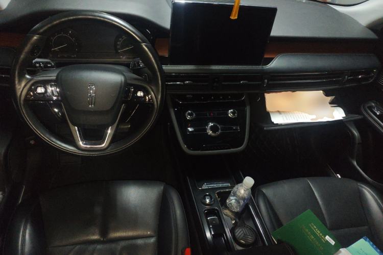 Used Lincoln Corsair 2021 2.0T Two-Wheel-Drive Luxury Edition Center Console