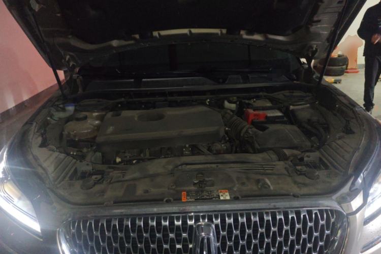 Used Lincoln Corsair 2021 2.0T Two-Wheel-Drive Luxury Edition Engine Bay