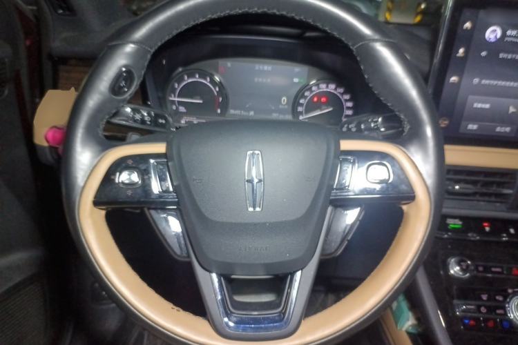 Used Lincoln Corsair 2021 2.0T Two-Wheel-Drive Luxury Edition Steering Wheel
