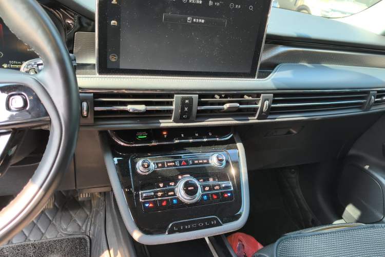Used Lincoln Corsair 2021 2.0T Two-Wheel-Drive Luxury Edition Audio And AC Panel