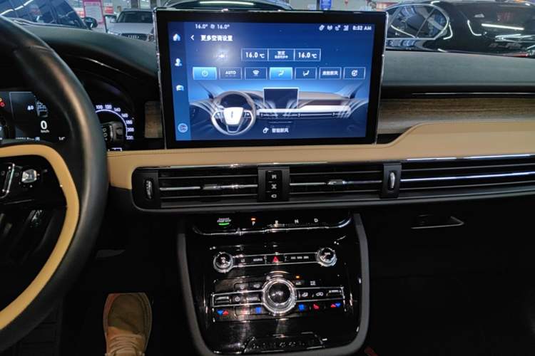 Used Lincoln Corsair 2021 2.0T Two-Wheel-Drive Luxury Edition Audio And AC Panel