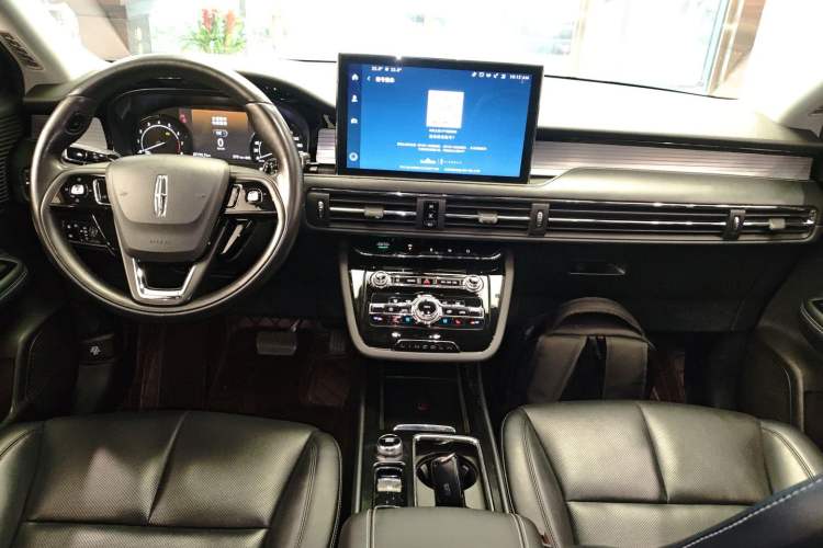 Used Lincoln Corsair 2021 2.0T Two-Wheel Drive Deluxe Edition Center Console
