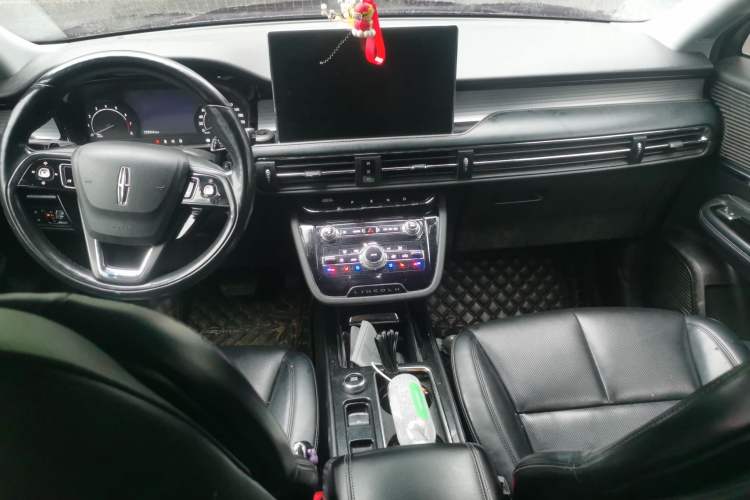 Used Lincoln Corsair 2021 2.0T Two-Wheel Drive Deluxe Edition Center Console