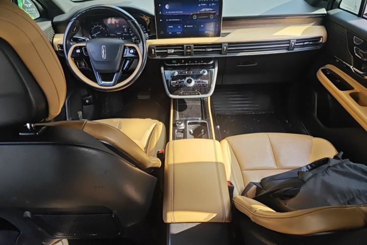 Used Lincoln Corsair 2021 2.0T Two-Wheel-Drive Luxury Edition Center Console