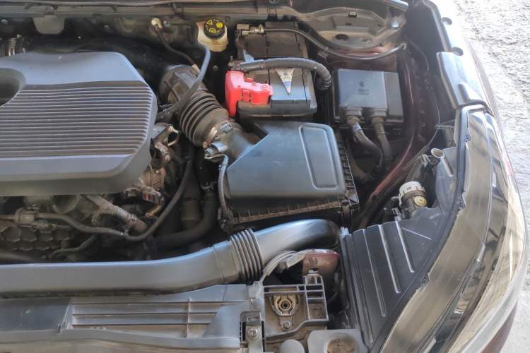 Used Lincoln Corsair 2021 2.0T Two-Wheel-Drive Luxury Edition Engine Bay Left