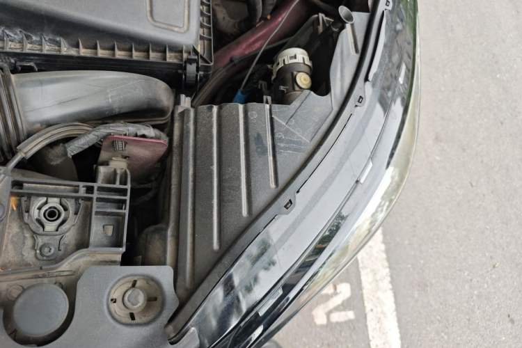 Used Lincoln Corsair 2021 2.0T Two-Wheel-Drive Luxury Edition Engine Bay Left