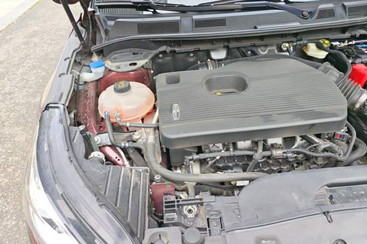 Used Lincoln Corsair 2021 2.0T Four-Wheel Drive Prestige Edition Engine Bay Right