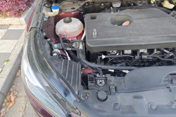 Used Lincoln Corsair 2021 2.0T Two-Wheel Drive Deluxe Edition Engine Bay Right