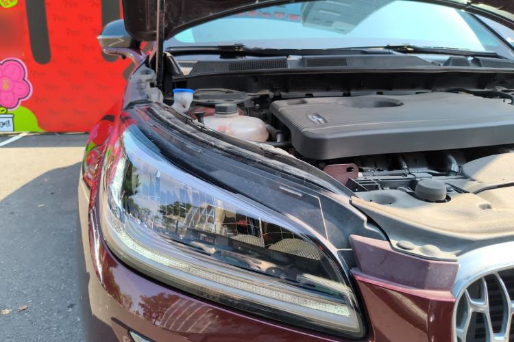 Used Lincoln Corsair 2021 2.0T Two-Wheel-Drive Luxury Edition Engine Bay Right