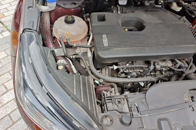 Used Lincoln Corsair 2021 2.0T Two-Wheel Drive Deluxe Edition Engine Bay Right