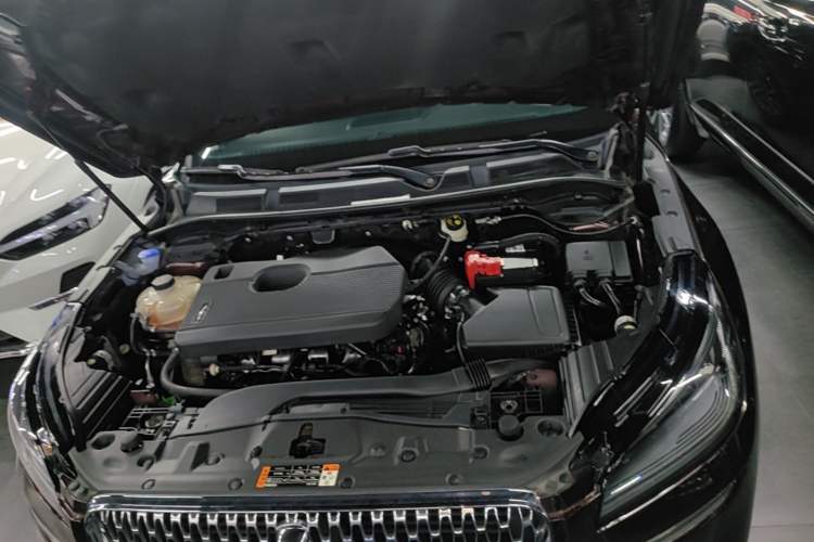 Used Lincoln Corsair 2021 2.0T Two-Wheel-Drive Luxury Edition Engine Bay