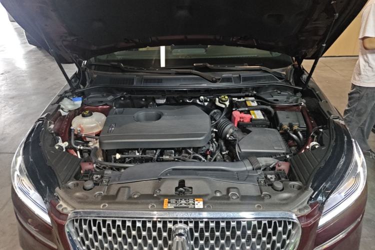 Used Lincoln Corsair 2021 2.0T Two-Wheel-Drive Luxury Edition Engine Bay