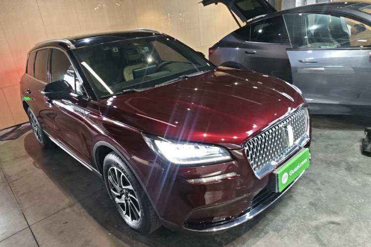 Used Lincoln Corsair 2021 2.0T Two-Wheel-Drive Luxury Edition Front Right 45 Deg
