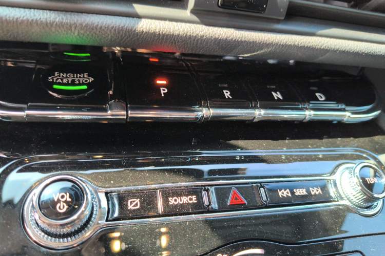 Used Lincoln Corsair 2021 2.0T Two-Wheel-Drive Luxury Edition Gear Lever