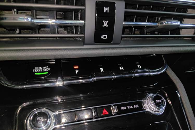 Used Lincoln Corsair 2021 2.0T Two-Wheel-Drive Luxury Edition Gear Lever