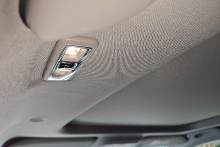 Used Lincoln Corsair 2021 2.0T Two-Wheel Drive Deluxe Edition Headliner