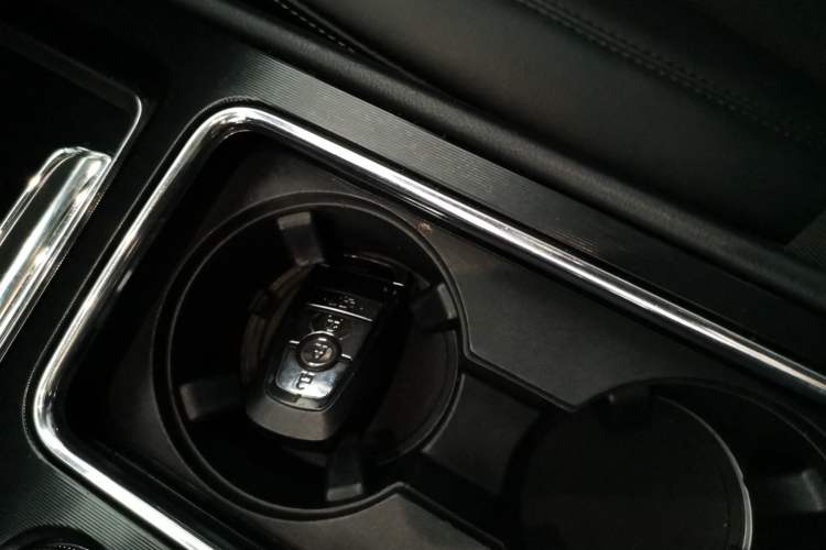 Used Lincoln Corsair 2021 2.0T Two-Wheel Drive Deluxe Edition Interior 1