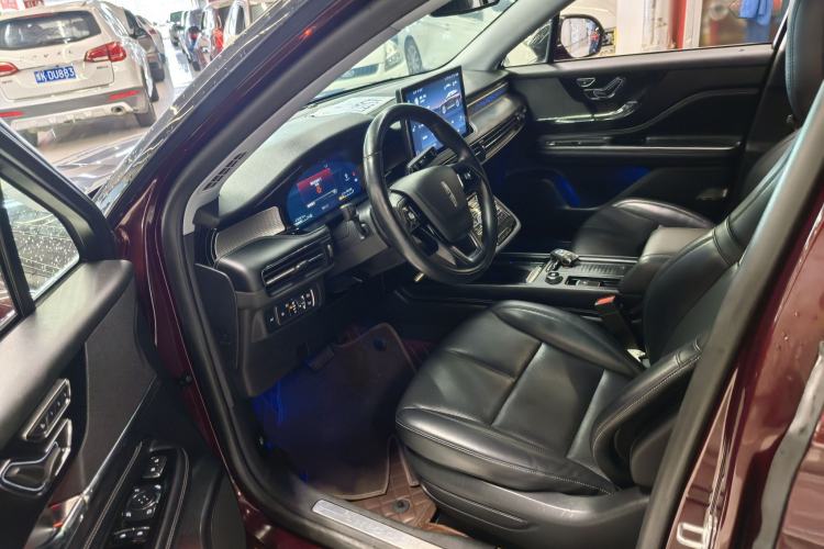 Used Lincoln Corsair 2021 2.0T Two-Wheel Drive Deluxe Edition Interior 1