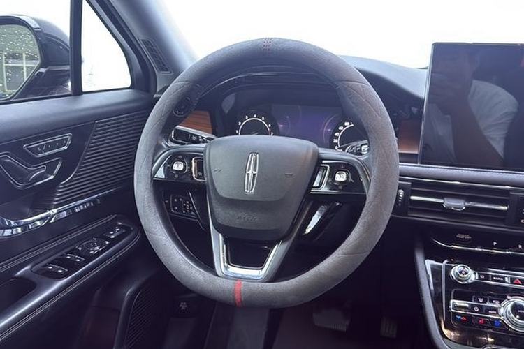 Used Lincoln Corsair 2021 2.0T Two-Wheel-Drive Luxury Edition Interior 3