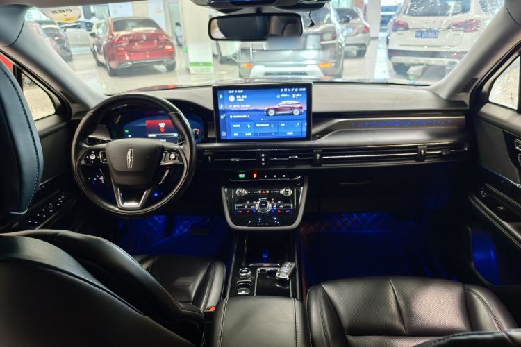 Used Lincoln Corsair 2021 2.0T Two-Wheel Drive Deluxe Edition Interior 3