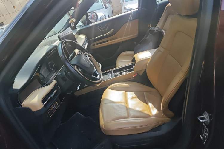 Used Lincoln Corsair 2021 2.0T Two-Wheel-Drive Luxury Edition Left Front Seat