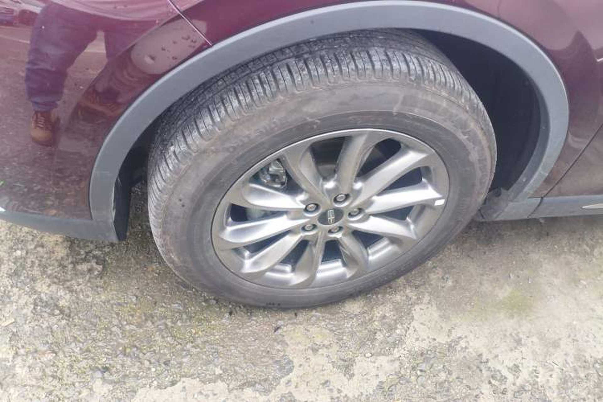 Used Lincoln Corsair 2021 2.0T Two-Wheel Drive Deluxe Edition Left Front Wheel Hub