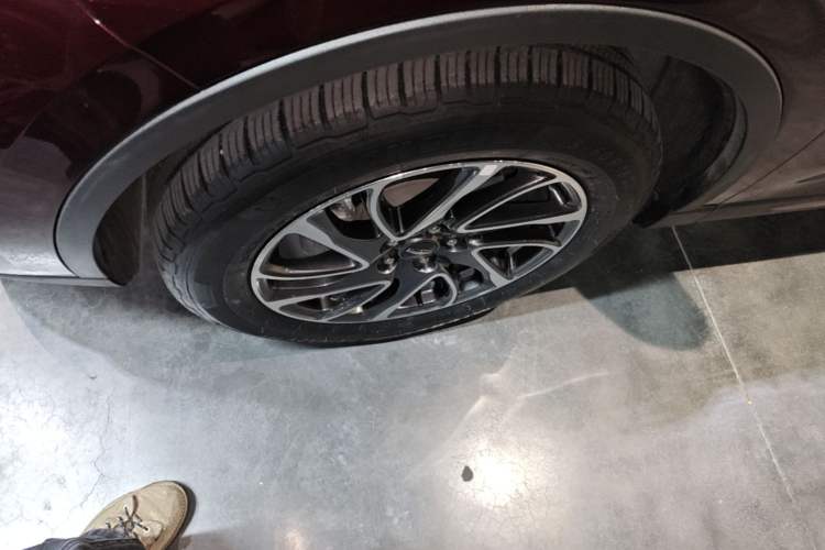 Used Lincoln Corsair 2021 2.0T Two-Wheel-Drive Luxury Edition Left Front Wheel Hub