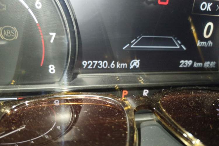 Used Lincoln Corsair 2021 2.0T Two-Wheel-Drive Luxury Edition Odometer Close Up