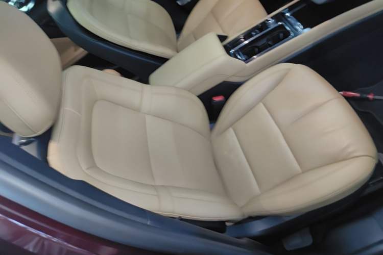 Used Lincoln Corsair 2021 2.0T Two-Wheel-Drive Luxury Edition Right Front Seat
