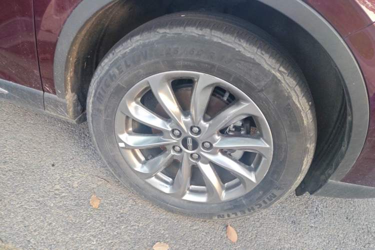 Used Lincoln Corsair 2021 2.0T Two-Wheel Drive Deluxe Edition Right Front Wheel Hub