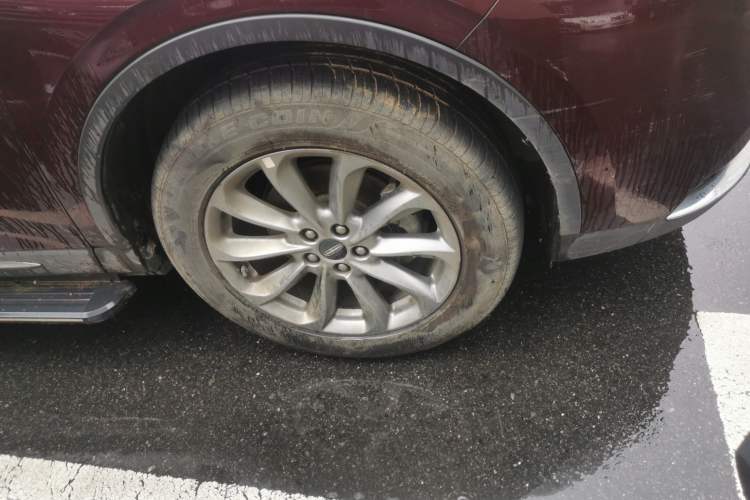 Used Lincoln Corsair 2021 2.0T Two-Wheel Drive Deluxe Edition Right Front Wheel Hub