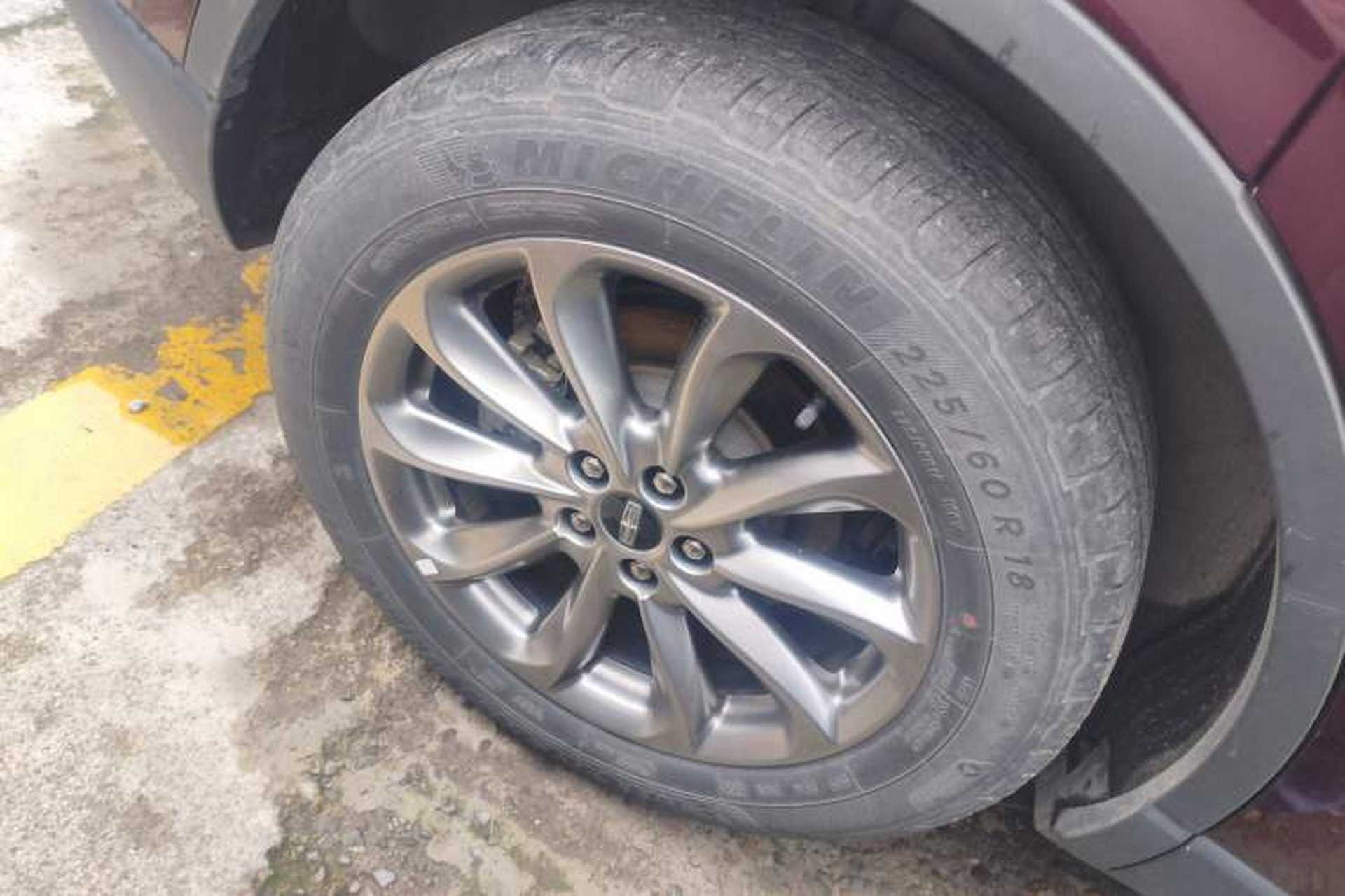 Used Lincoln Corsair 2021 2.0T Two-Wheel Drive Deluxe Edition Right Rear Wheel Hub