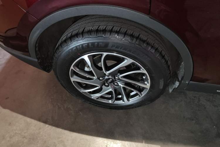 Used Lincoln Corsair 2021 2.0T Two-Wheel-Drive Luxury Edition Right Rear Wheel Hub