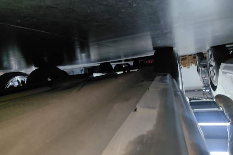 Used Lincoln Corsair 2021 2.0T Two-Wheel-Drive Luxury Edition Right Side Sill