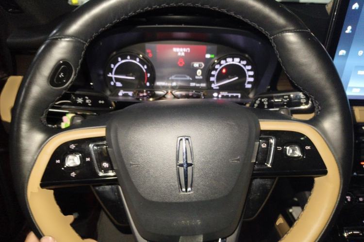 Used Lincoln Corsair 2021 2.0T Two-Wheel-Drive Luxury Edition Steering Wheel