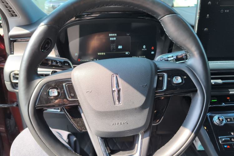 Used Lincoln Corsair 2021 2.0T Two-Wheel-Drive Luxury Edition Steering Wheel