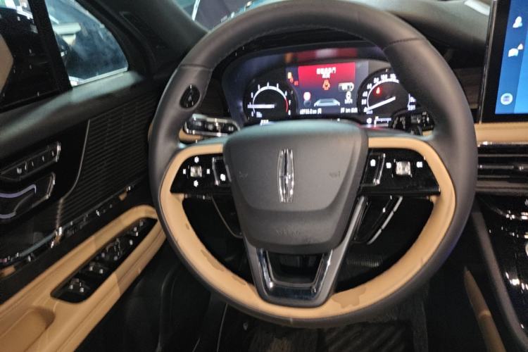 Used Lincoln Corsair 2021 2.0T Two-Wheel-Drive Luxury Edition Steering Wheel