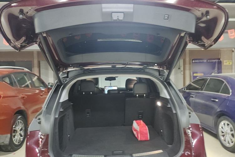 Used Lincoln Corsair 2021 2.0T Two-Wheel Drive Deluxe Edition Trunk