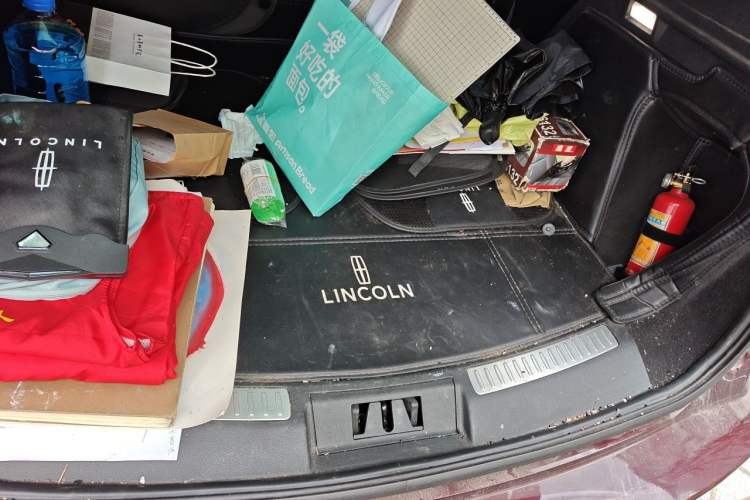 Used Lincoln Corsair 2021 2.0T Two-Wheel Drive Deluxe Edition Trunk