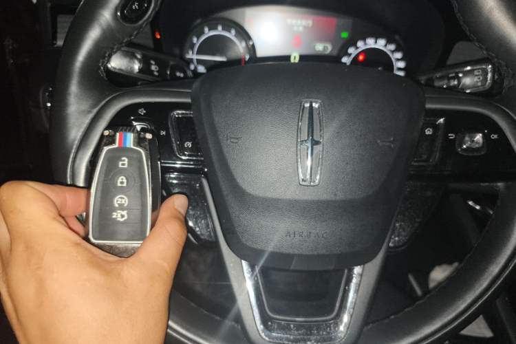 Used Lincoln Corsair 2021 2.0T Two-Wheel Drive Deluxe Edition Vehicle Key