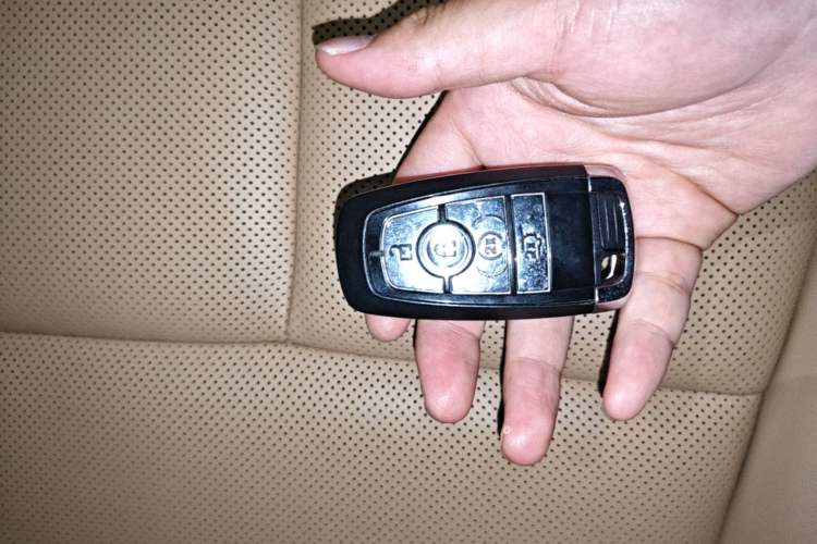Used Lincoln Corsair 2021 2.0T Two-Wheel-Drive Luxury Edition Vehicle Key