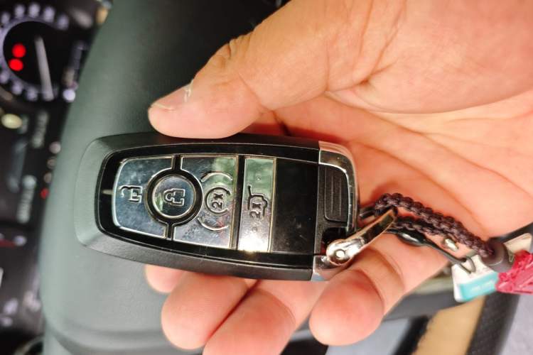 Used Lincoln Corsair 2021 2.0T Two-Wheel-Drive Luxury Edition Vehicle Key