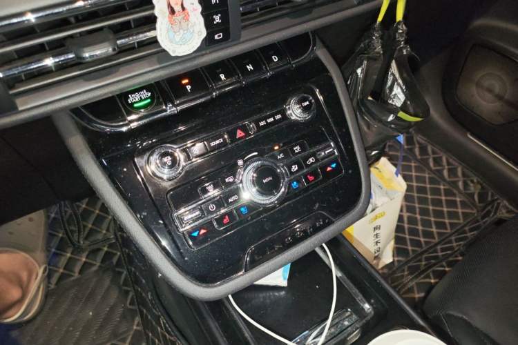 Used Lincoln Corsair 2021 2.0T Two-Wheel Drive Deluxe Edition Audio And AC Panel