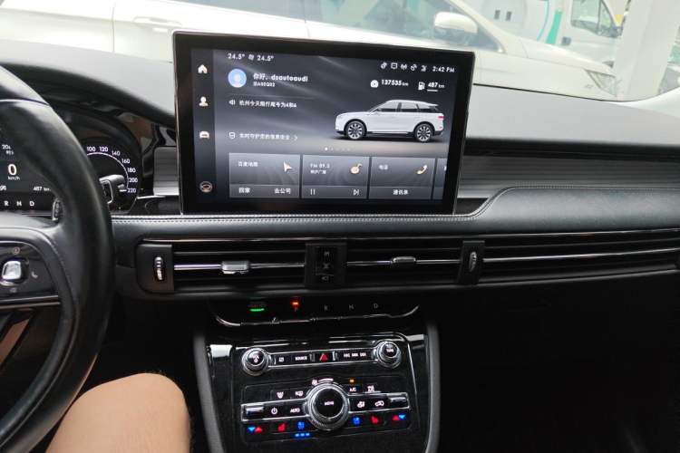 Used Lincoln Corsair 2021 2.0T Two-Wheel Drive Deluxe Edition Audio And AC Panel