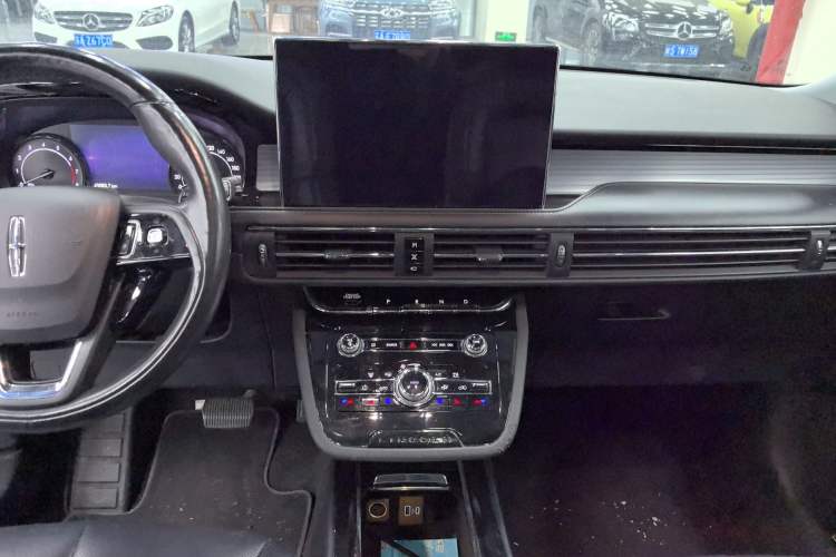 Used Lincoln Corsair 2021 2.0T Two-Wheel Drive Deluxe Edition Audio And AC Panel