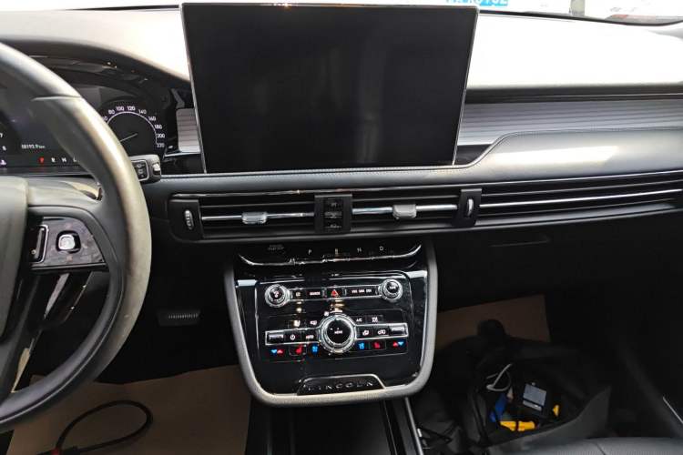 Used Lincoln Corsair 2021 2.0T Two-Wheel Drive Deluxe Edition Audio And AC Panel