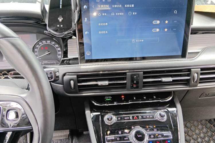 Used Lincoln Corsair 2021 2.0T Two-Wheel Drive Deluxe Edition Audio And AC Panel